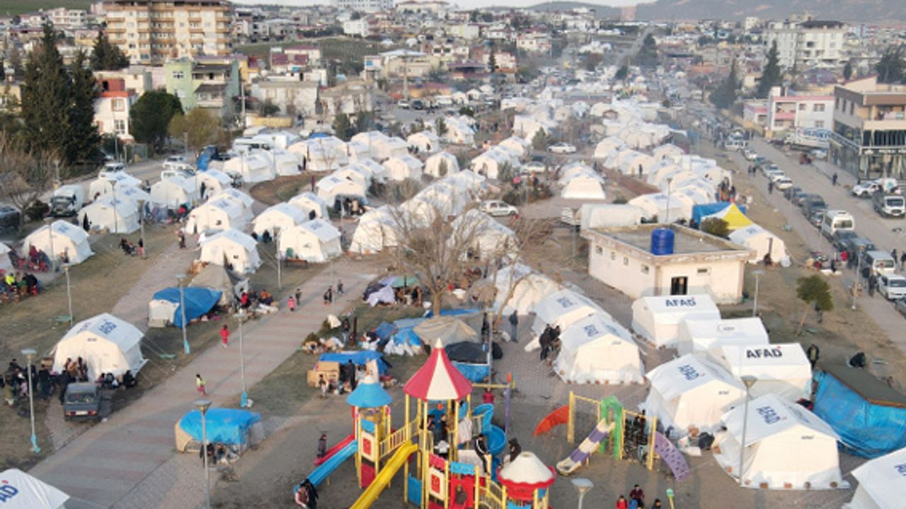Gaziantep'te 11 noktada 17 bin 27 çadır kuruldu