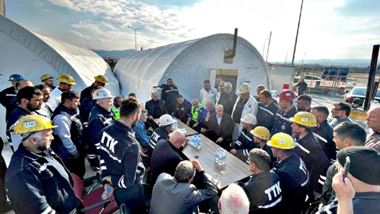 Yeşil, Türk-İş Genel Başkanı Atalay ile madencileri ziyaret etti