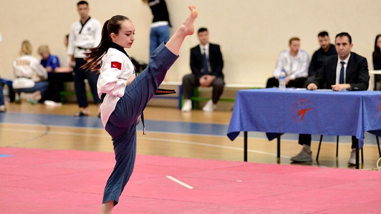 Teakwondo Şampiyonası BARÜ'de başladı