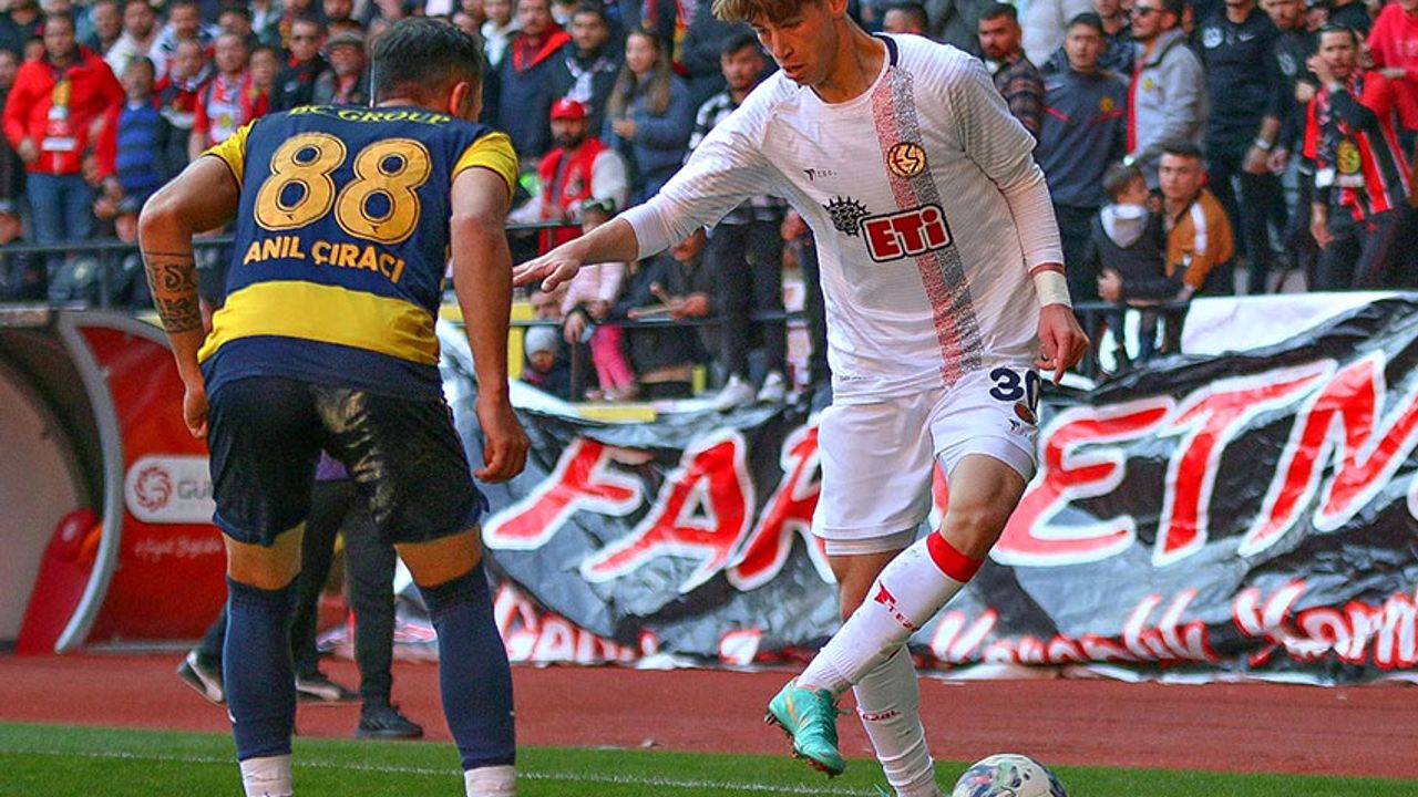Eskişehirsporlu Eren Altıntaş, Alanyaspor'a transfer oldu