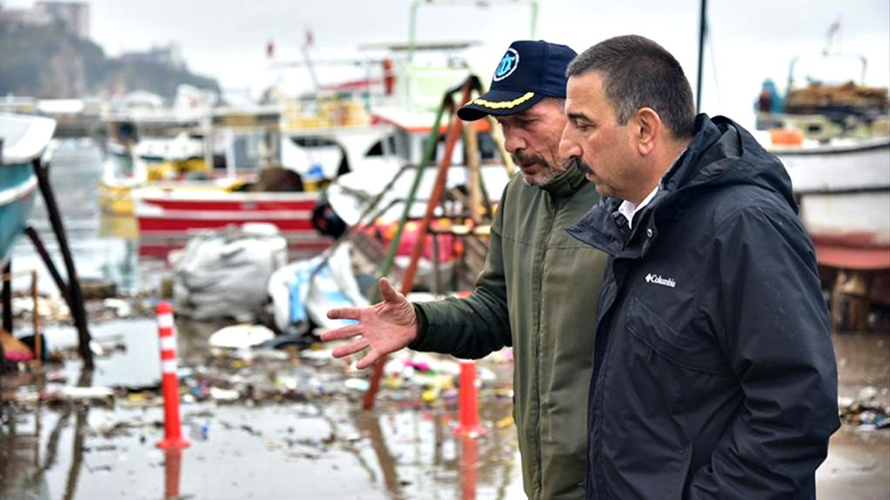 Zonguldak Valisi, Fırtına Sonrası Kozlu ve Alaplı'da Balıkçıları Unutmadı!