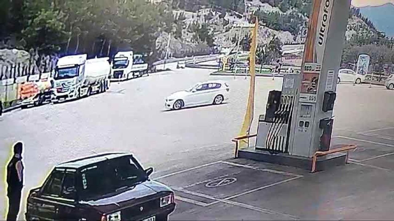 Akaryakıt istasyonunda attığı drift pahalıya patladı