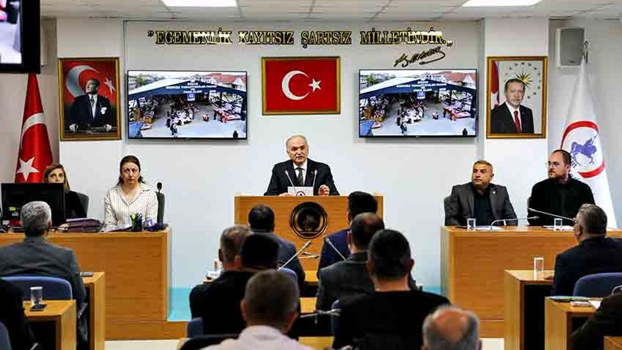 Başkan Özlü’den mecliste yatırım ve “hamle yılı” mesajı