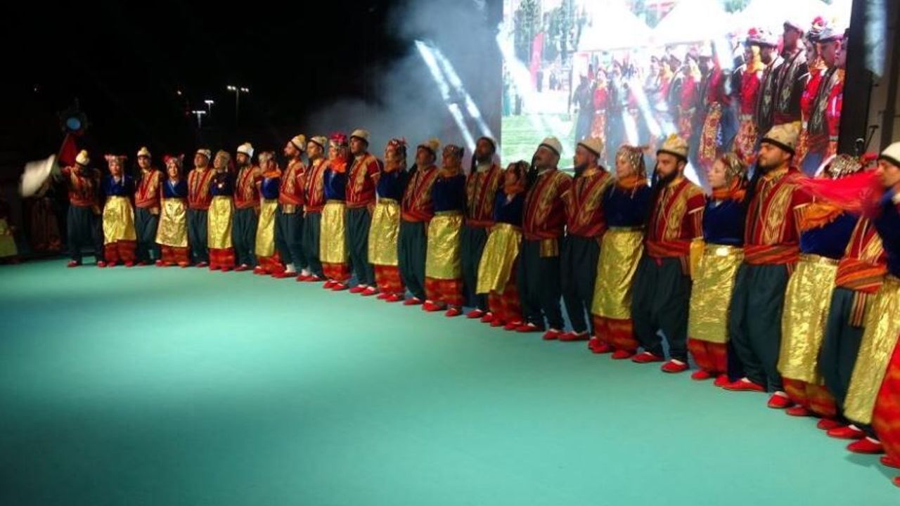 Kilis'te halk oyunları ve müzik şöleni