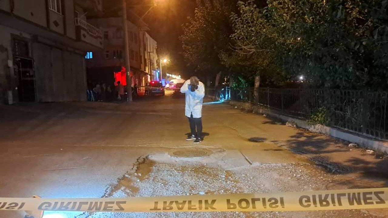 İşaretsiz rögar kapağı kazaya neden oldu: Motosiklet 28 metre sürüklendi