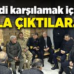 Şehidi karşılamak için yola çıktılar…