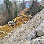 Alaplı'da heyelan riski olan yollara istinat duvarı örülüyor