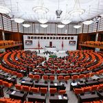 Emekli maaşlarında artış öngören teklif TBMM’de kabul edildi ve yasalaştı