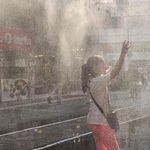Fıskiye sistemi, kavurucu sıcakta çocuklara ve yetişkinlere eğlence dolu nefes oldu