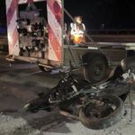 Otoyolda ikaz römorkuna çarpan motosikletli hayatını kaybetti