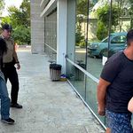 Polise saldırıp görevini yaptırmayan 2 şüpheli tutuklandı