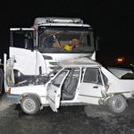 Tır ile otomobil çarpıştı: Kazada sürücü ile eşi hayatını kaybetti