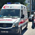 Yaya geçidinde otomobil yaşlı adama çarptı: 1 yaralı