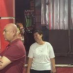 Alevlere teslim olan iş yerlerini gözyaşlarıyla izledi