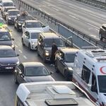 Beyoğlu’nda arızalanan tanker E5'te trafiği kilitledi