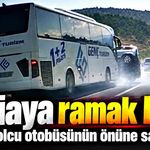 Hafif ticari araç, yolcu otobüsünün önüne savruldu