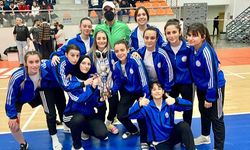 Alkışlar Futsal Kadın Futbol takımına