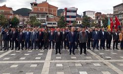 "Senin ışığında geleceğe yürüyoruz"