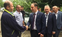Yavuzyılmaz bayramda vatandaşlarla kucaklaşmaya devam ediyor