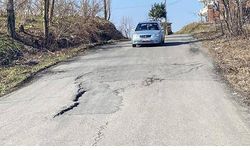 Çöken köy yollarının ne zaman onarılacağı açıklandı