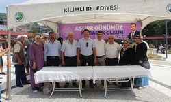 Kilimli Belediyesi aşure dağıttı