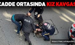 Cadde ortasında kız kavgası!