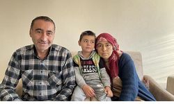 Evleri yanan aile yeni evine kavuştu