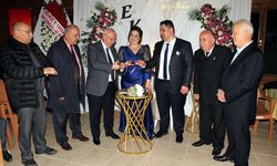 Nişan yüzüklerini Erkmen taktı