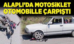 Alaplı’da motosiklet otomobille çarpıştı