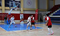 Mahalle liginde 140 sporcu yarıştı