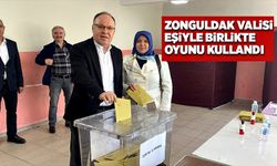 Zonguldak Valisi Mustafa Tutulmaz eşiyle birlikte oyunu kullandı
