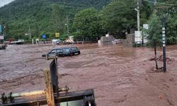 Kastamonu’da sel: 3 mahallede evleri su bastı, Cide-Bartın karayolu kapandı