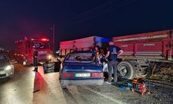Traktörün römorkuna çarptı: 1 ölü, 1 yaralı