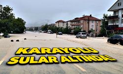 Karayolu sular altında!