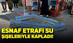 Esnaf etrafı su şişeleriyle kapladı