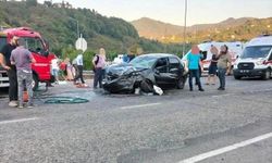 Giresun’da minibüs ile otomobil kafa kafaya çarpıştı: 1 ölü, 2 yaralı