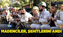 Madenciler, şehitlerini andı