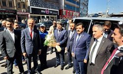 Bakan Tunç, belediyeyi ziyaret etti