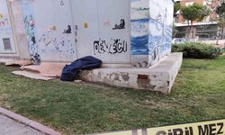 Kuşadası’nda evsiz bir kişi parkta ölü bulundu