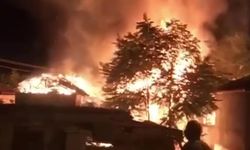 Taşova’da ev alev alev yandı