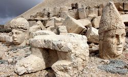 Nemrut Dağı'nın devasa heykelleri nano kireçle geleceğe taşınıyor