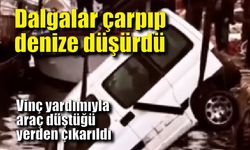 Dalgalara kapılan araç denizden çıkartıldı