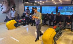 Düzce'de öğretmenler bowling arenasında buluştu!