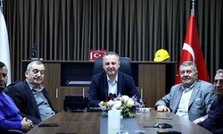 Zonguldak Belediye Başkanı Ömer Selim Alan, muhtarlarla bir araya geldi.