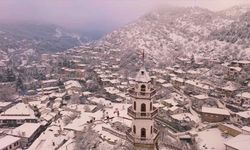 Göynük, kışın büyülü atmosferine büründü: Tarihi evler karla kaplı