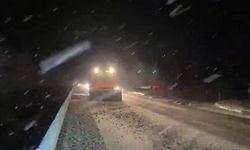 Gece boyunca karla mücadele: Zonguldak'ta karayolları ekipleri aktif