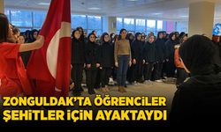 Zonguldak'ta öğrenciler şehitler için ayaktaydı