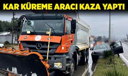 Kar küreme aracı kaza yaptı