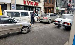 Gazipaşa’da kaza! Otomobil minibüs ile çarpıştı