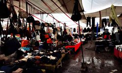 Yağmur giysi pazarını vurdu